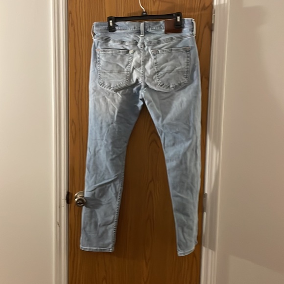 Hollister - Picture 2 of 2